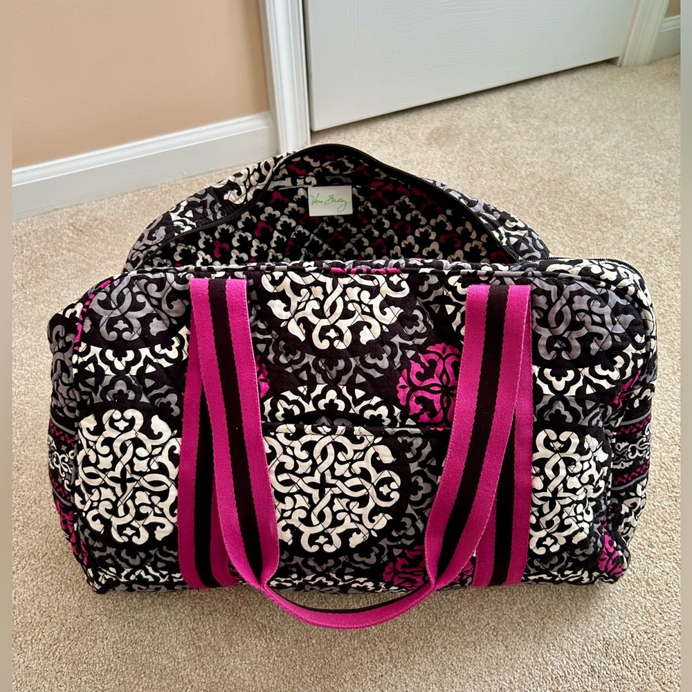 Vera Bradley duffel bag. 15x17”. Excellent condition. Zip top
